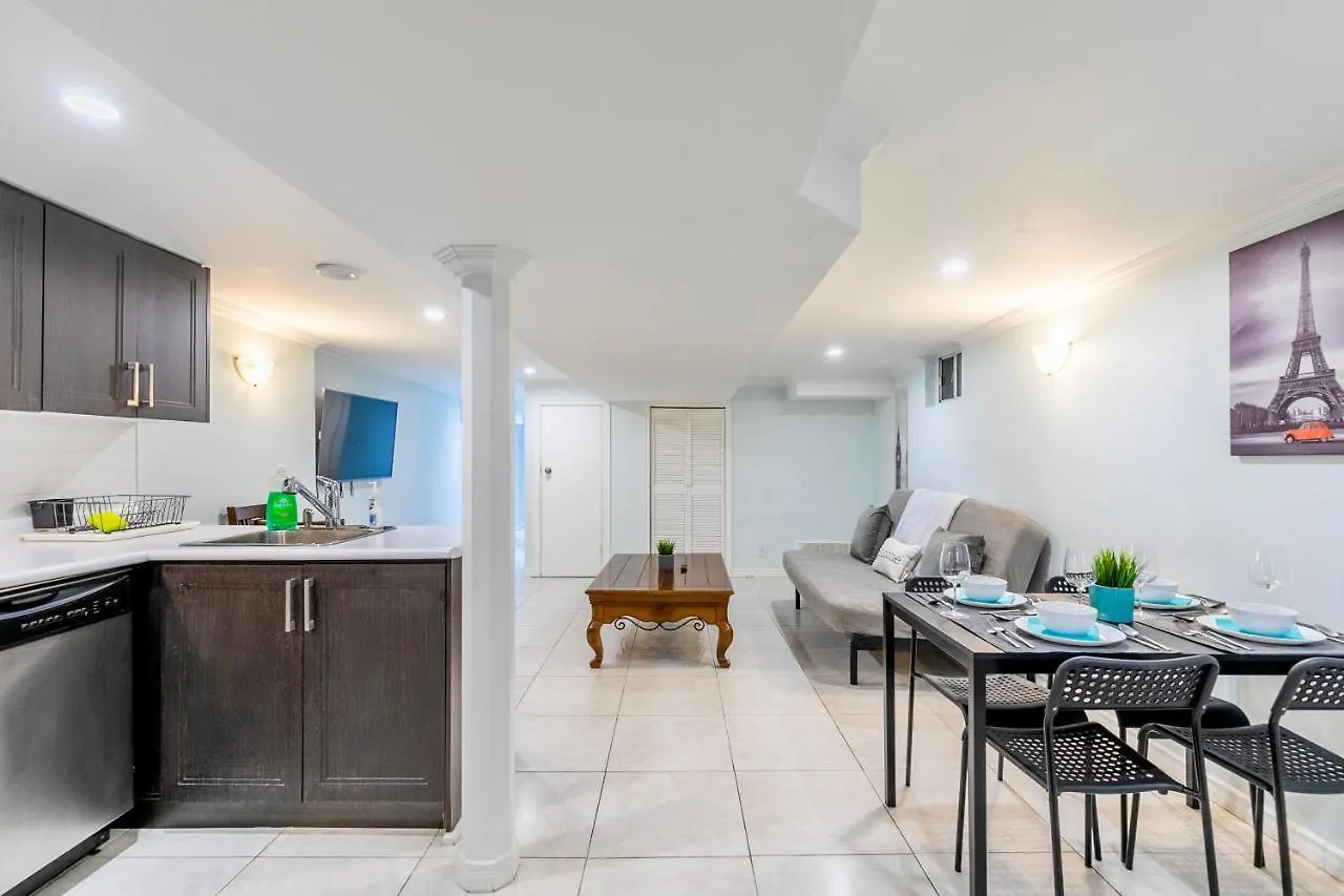 Pet-Friendly Suite In The Heart Of Trinity Bellwoods Toronto Apartment